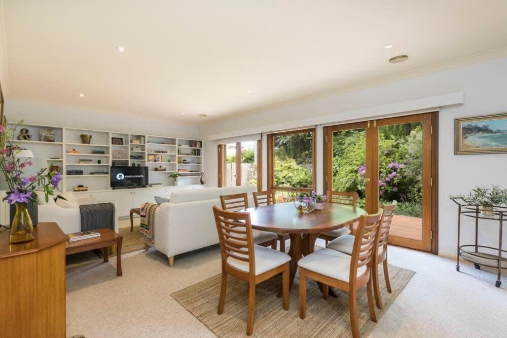 3 Bdrm 2 Bthrm House Close To Canberra Cbd & Anu Exterior photo