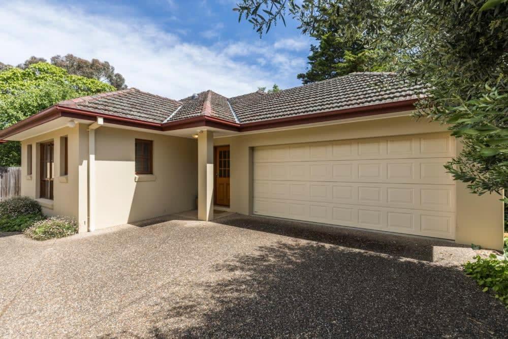3 Bdrm 2 Bthrm House Close To Canberra Cbd & Anu Exterior photo