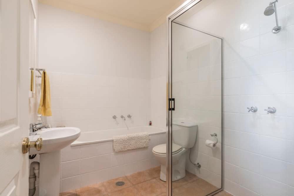 3 Bdrm 2 Bthrm House Close To Canberra Cbd & Anu Exterior photo