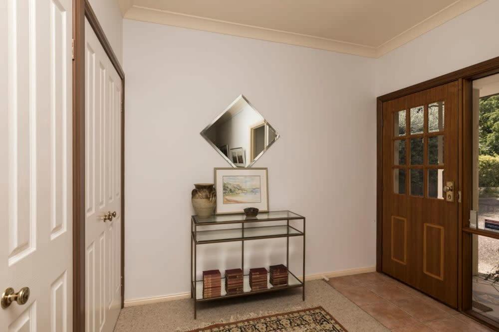 3 Bdrm 2 Bthrm House Close To Canberra Cbd & Anu Exterior photo